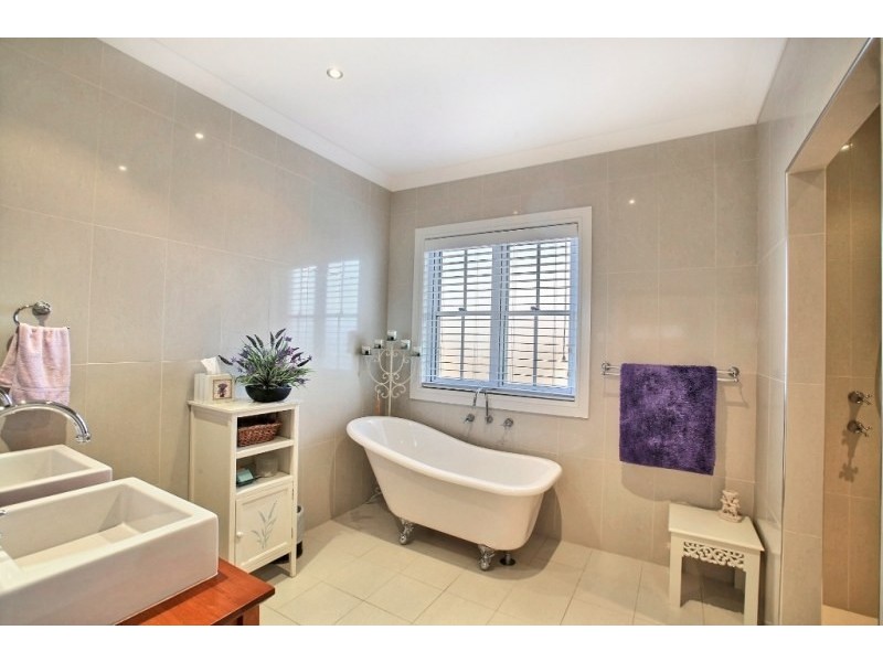 16 Tullet Street, Camden Park NSW 2570