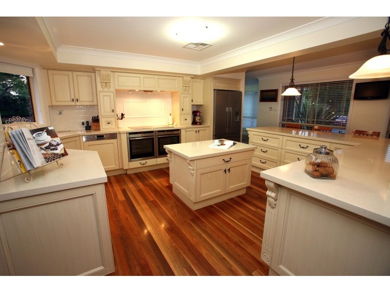 6 Willoughby Circuit, Grasmere NSW 2570