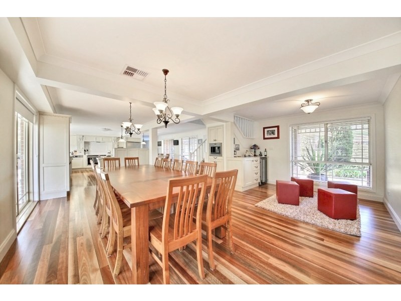 6 Willoughby Circuit, Grasmere NSW 2570