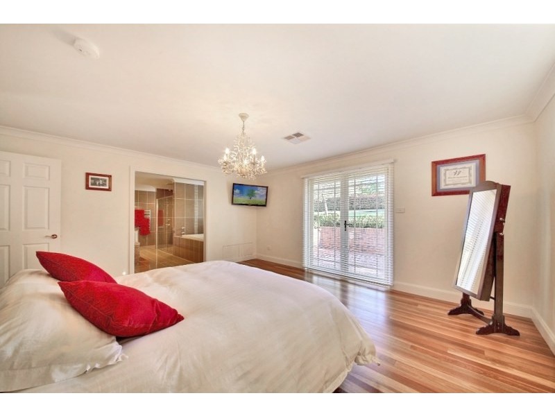 6 Willoughby Circuit, Grasmere NSW 2570