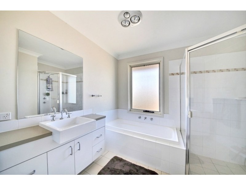 39 Irvine Street, Elderslie NSW 2570