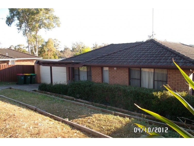 16 Nott Place, Mount Annan NSW 2567