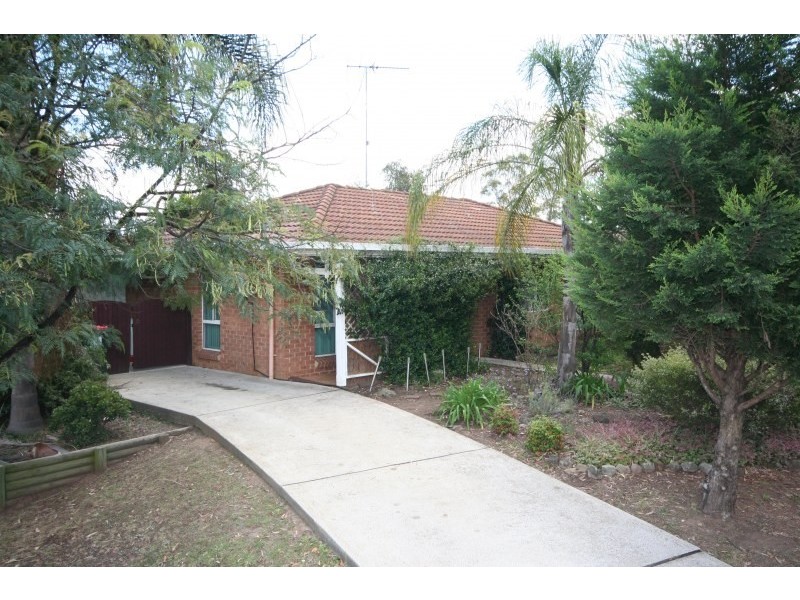 1 Blades Place, Mount Annan NSW 2567