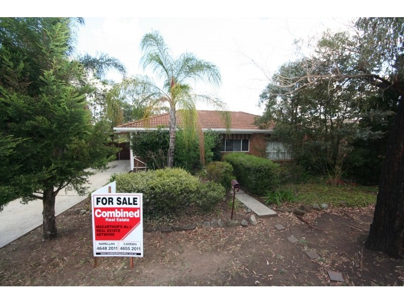 1 Blades Place, Mount Annan NSW 2567