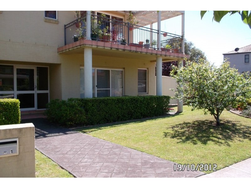 Unit 1/1a Picketts Place, Currans Hill NSW 2567