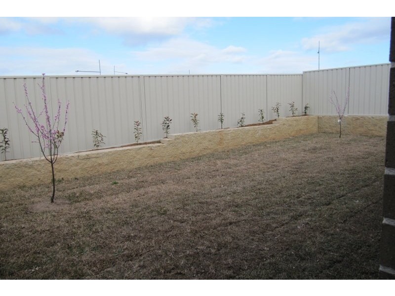 13 Rixon Road, Oran Park NSW 2570