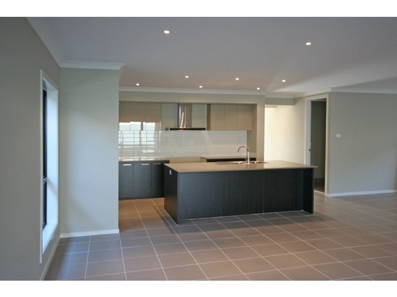 1039 Glenmore Ridge Drive, Glenmore Park NSW 2745