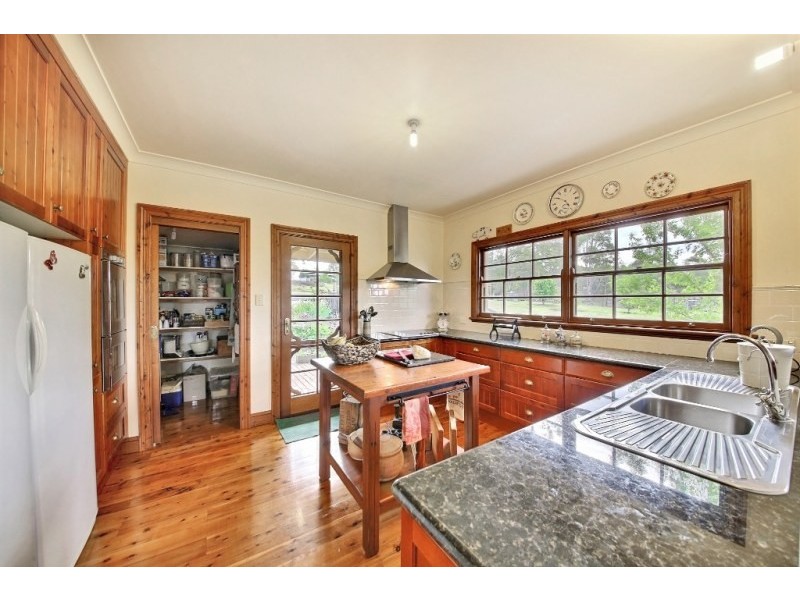 5 Skarrats Lane, Lakesland NSW 2572