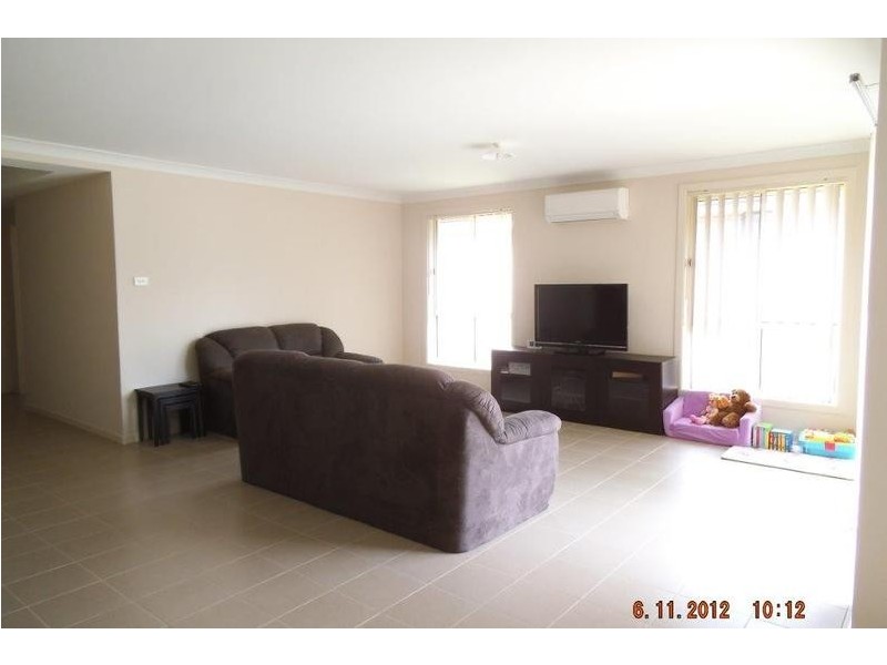 8 Gibson Street, Oran Park NSW 2570
