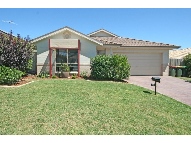 23 Kerrigan Way, Elderslie NSW 2570
