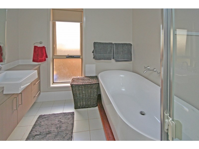 23 Kerrigan Way, Elderslie NSW 2570