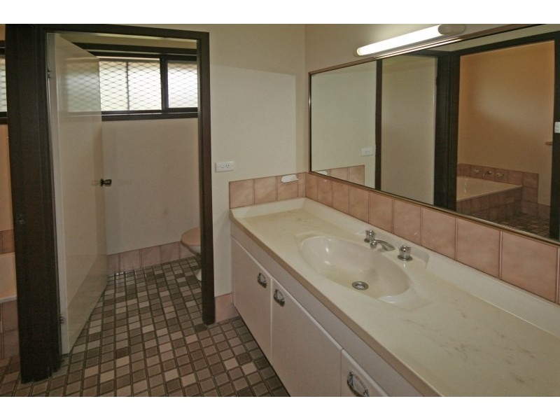 16 Barratt Avenue, Camden South NSW 2570