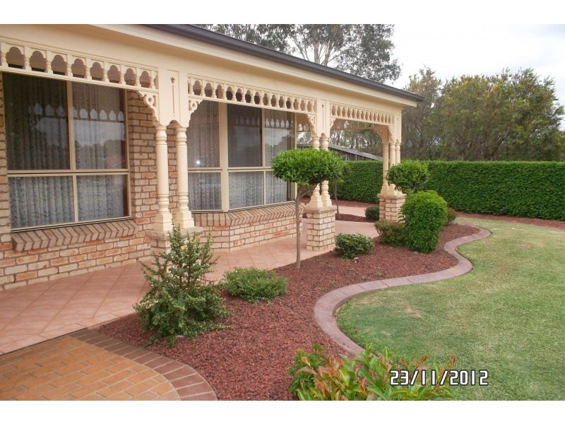 4 Moreton Bay Avenue, Spring Farm NSW 2570
