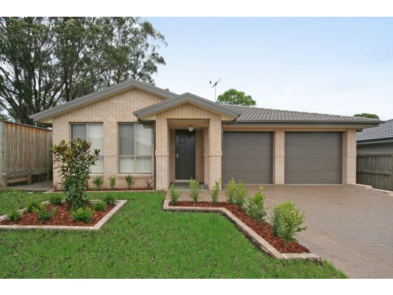 8 Gardiner Crescent, Elderslie NSW 2570