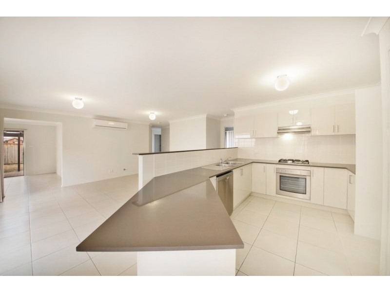 8 Gardiner Crescent, Elderslie NSW 2570