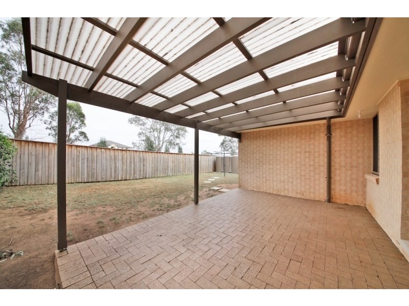 8 Gardiner Crescent, Elderslie NSW 2570