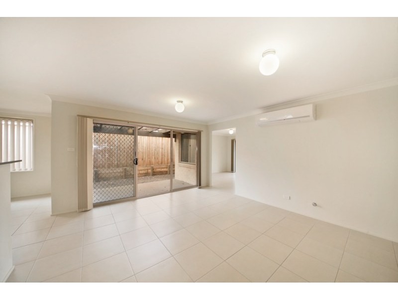 8 Gardiner Crescent, Elderslie NSW 2570