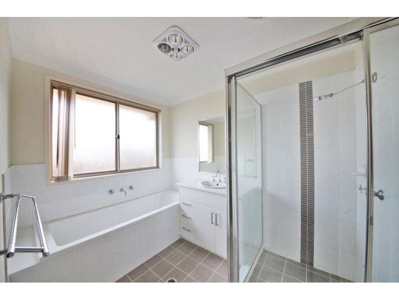 8 Gardiner Crescent, Elderslie NSW 2570