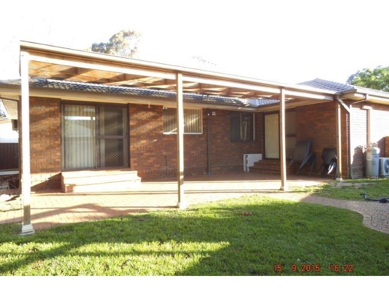 15 Cunningham Place, Camden South NSW 2570