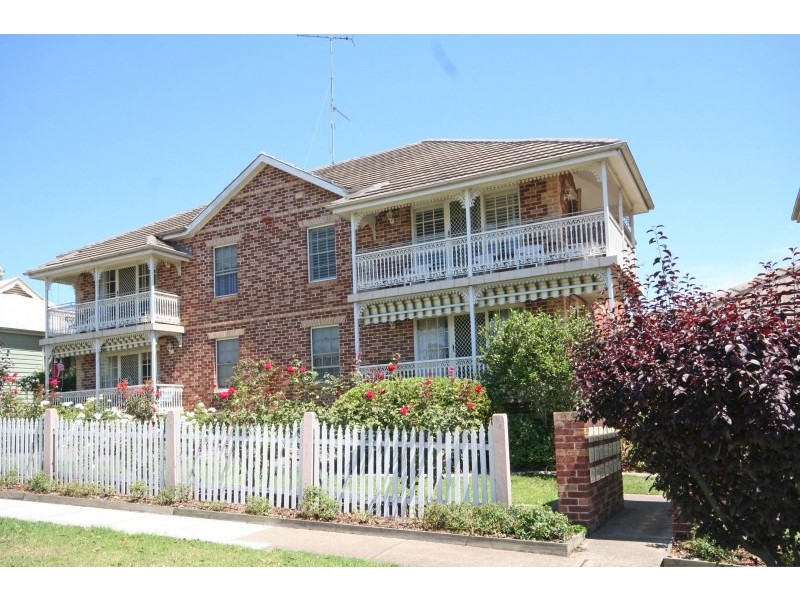 Unit 4/14-20 Barsden Street, Camden NSW 2570