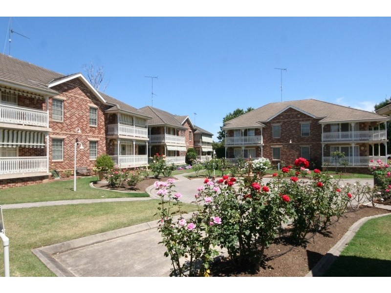 Unit 4/14-20 Barsden Street, Camden NSW 2570