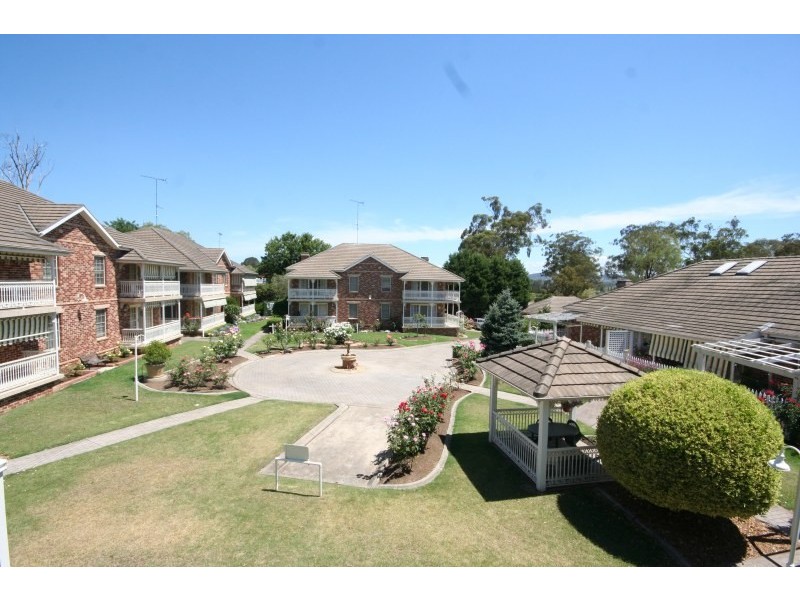 Unit 4/14-20 Barsden Street, Camden NSW 2570