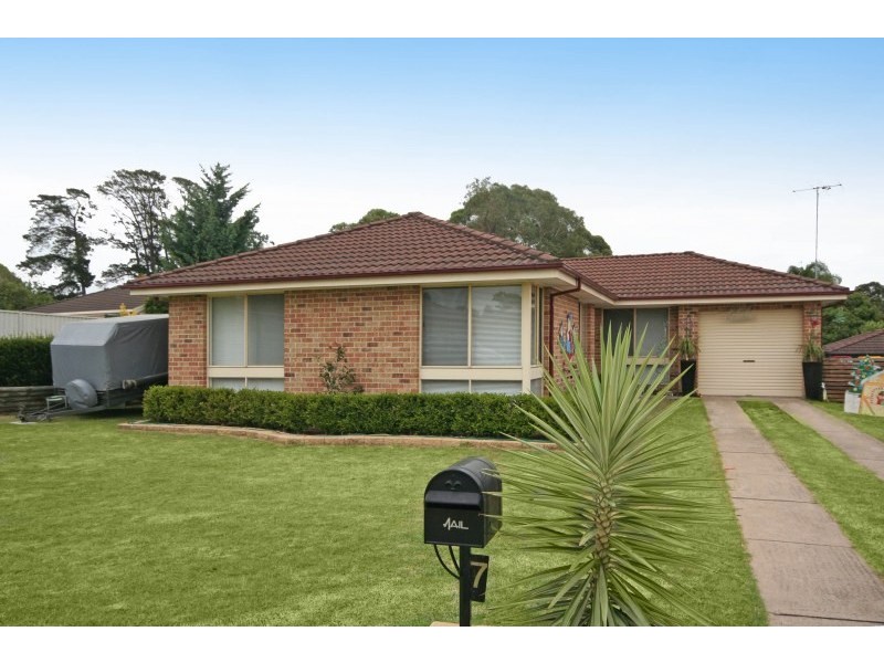 7 Drysdale Road, Elderslie NSW 2570