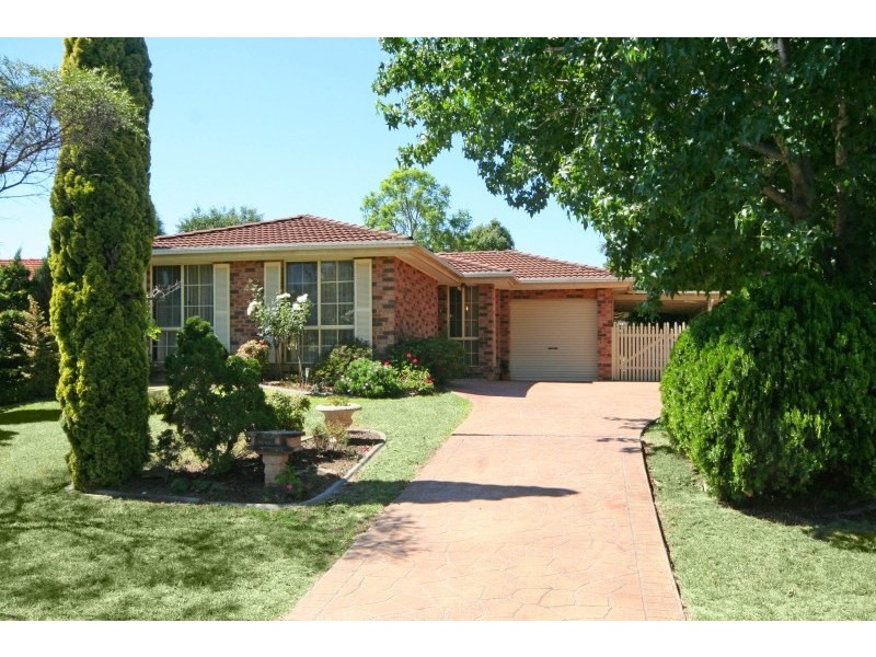 4 Elliottdale Close, Elderslie NSW 2570