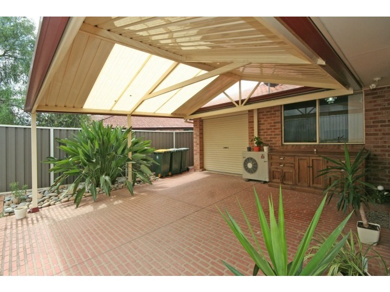15 Corundum Close, Eagle Vale NSW 2558