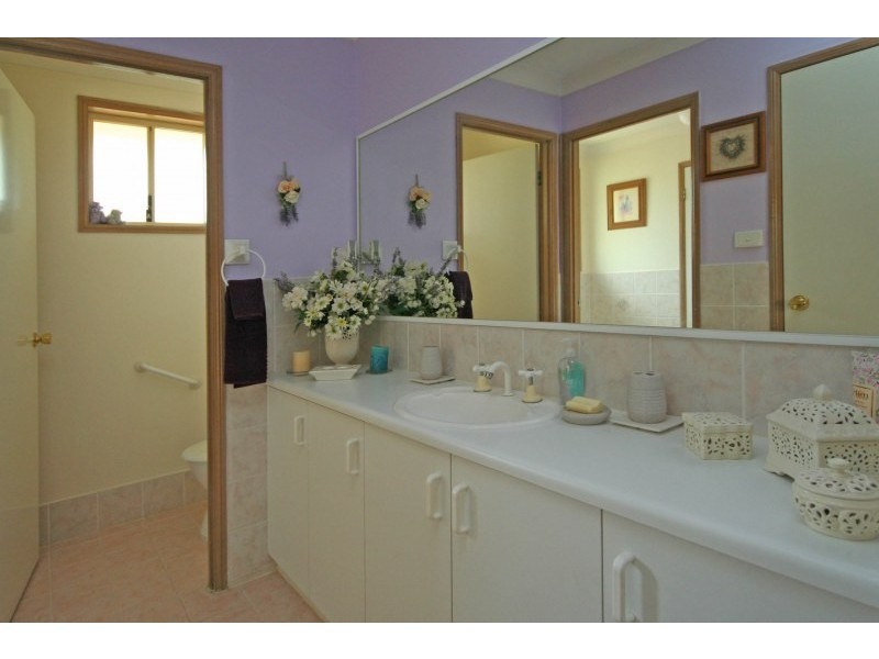 15 Corundum Close, Eagle Vale NSW 2558