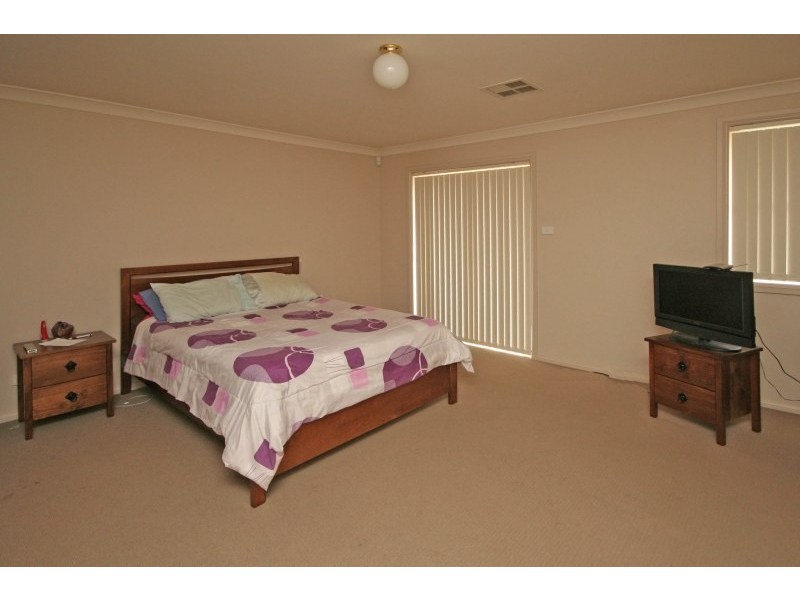 4 Lochview Crescent, Mount Annan NSW 2567