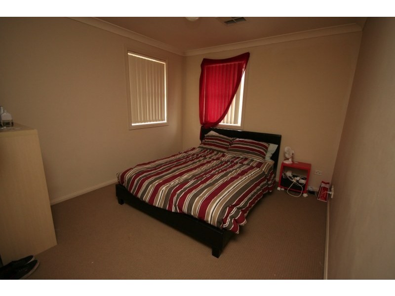 4 Lochview Crescent, Mount Annan NSW 2567