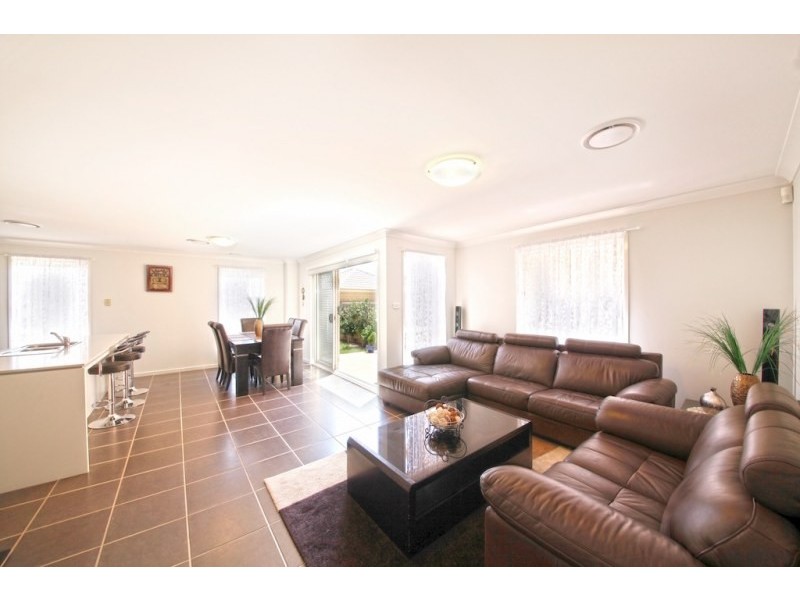 354 Liz Kernohan Drive, Elderslie NSW 2570