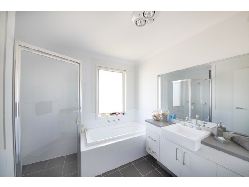 354 Liz Kernohan Drive, Elderslie NSW 2570