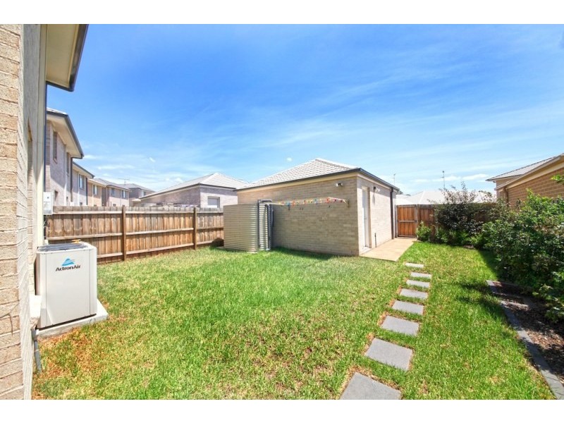 354 Liz Kernohan Drive, Elderslie NSW 2570