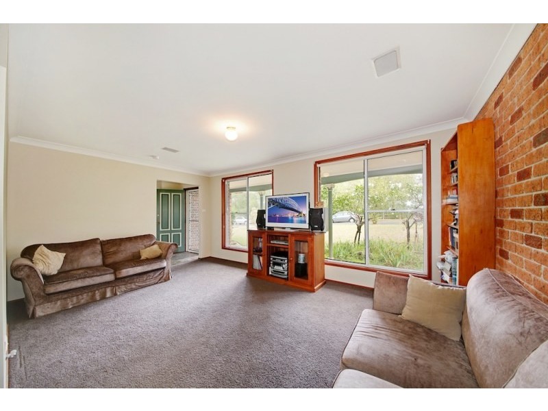 18 Hardwicke Street, The Oaks NSW 2570