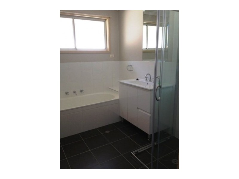 32 Jarrah Avenue, Prestons NSW 2170