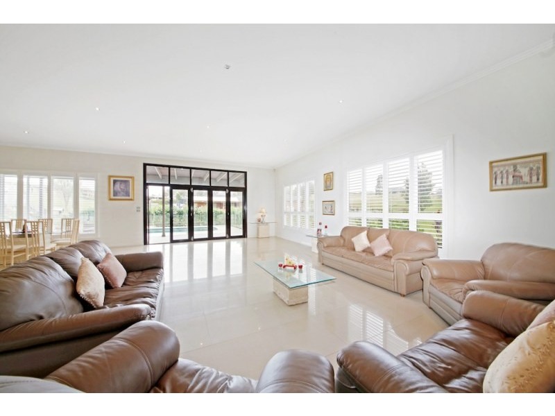 2 Crase Place, Grasmere NSW 2570