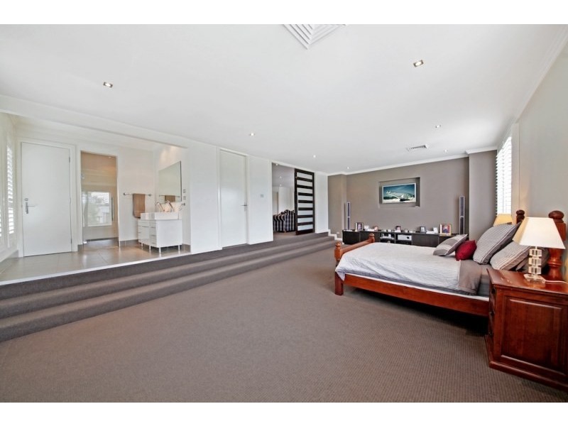 2 Crase Place, Grasmere NSW 2570