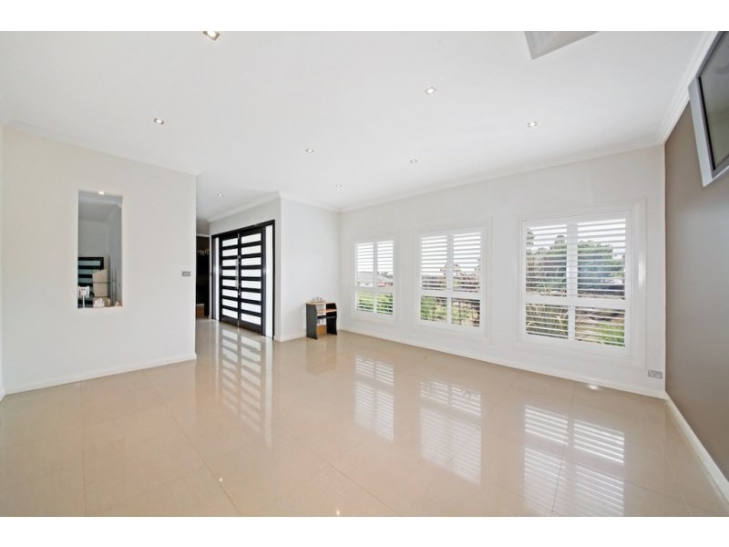 2 Crase Place, Grasmere NSW 2570