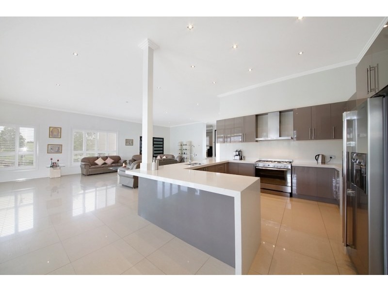 2 Crase Place, Grasmere NSW 2570