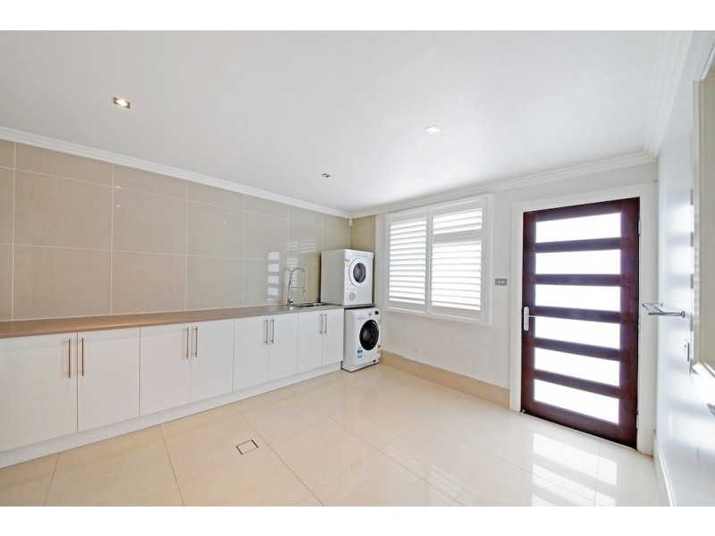 2 Crase Place, Grasmere NSW 2570