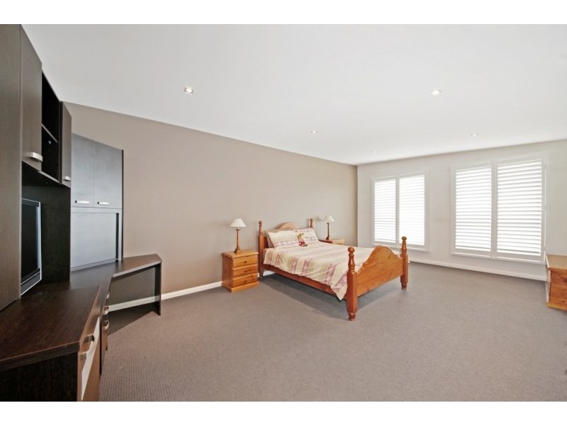 2 Crase Place, Grasmere NSW 2570