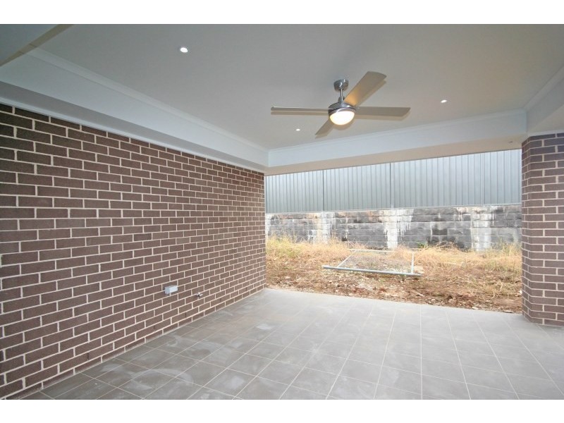 5 Discovery Circuit, Gregory Hills NSW 2557