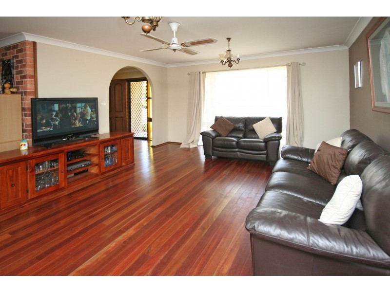 11 Cashmere Drive, Elderslie NSW 2570