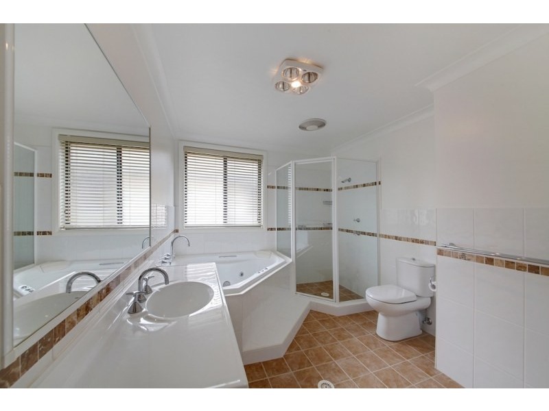 11 Lochview Crescent, Mount Annan NSW 2567