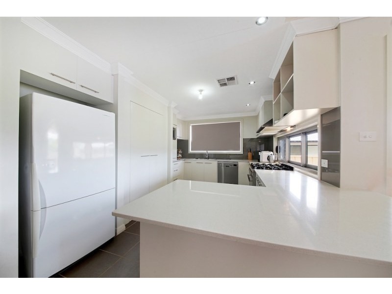 24 Franzman Avenue, Elderslie NSW 2570