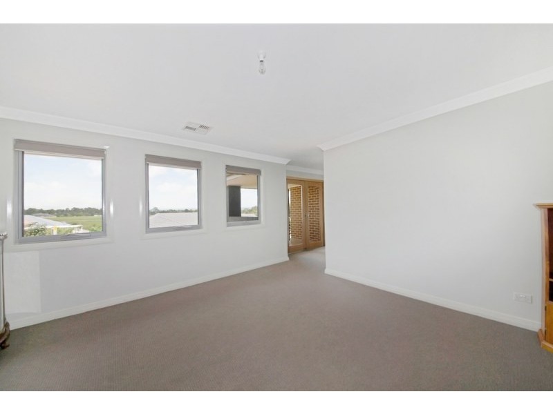 24 Franzman Avenue, Elderslie NSW 2570