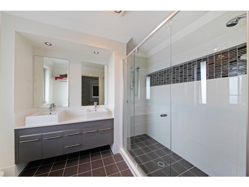 24 Franzman Avenue, Elderslie NSW 2570