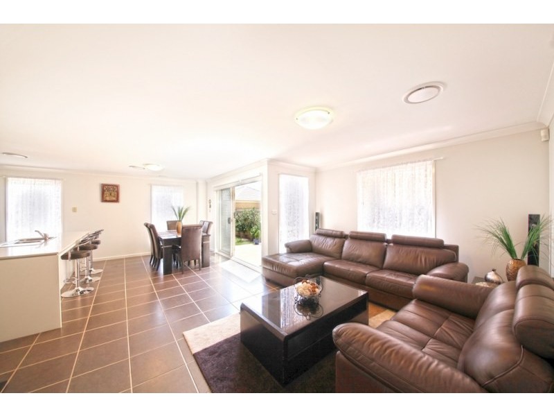 354 Liz Kernohan Drive, Elderslie NSW 2570